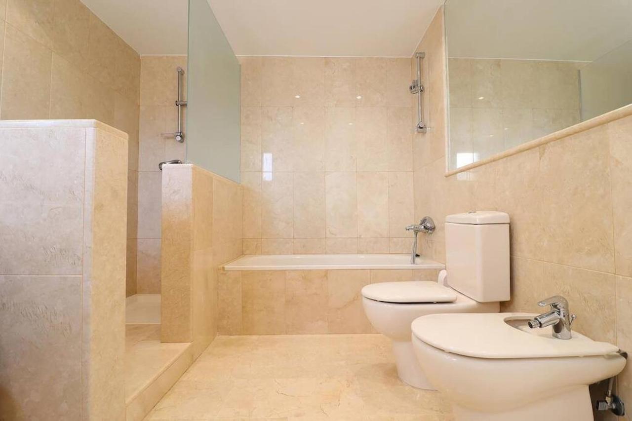 Amazing 3Bedroom Flat With Seafront Views & Pool By Sharingco Marbella Bagian luar foto