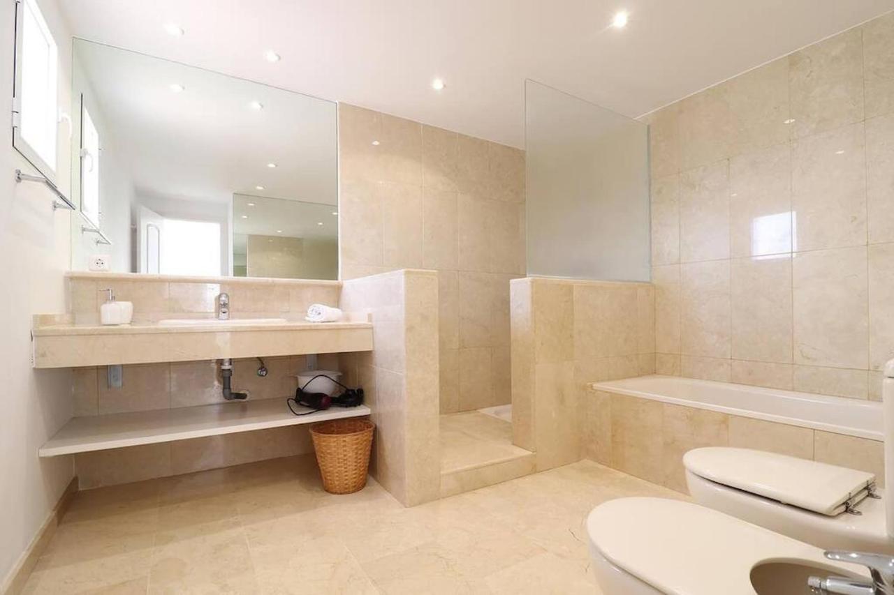 Amazing 3Bedroom Flat With Seafront Views & Pool By Sharingco Marbella Bagian luar foto